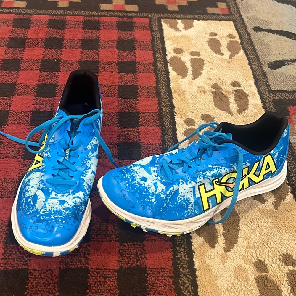 Hoka crescendo XC with spikes